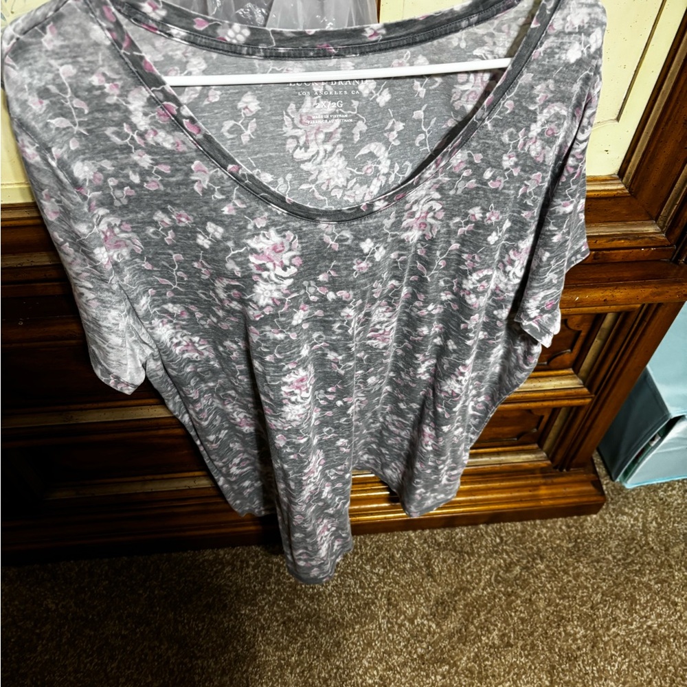 Lucky Brand Gray and Pink Floral Short Sleeve Top
